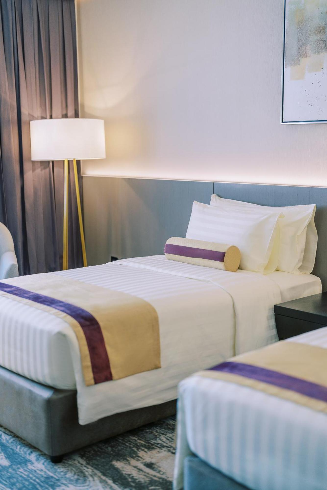 Khalidia Palace Hotel Dubai By Mourouj Gloria 외부 사진 A bed